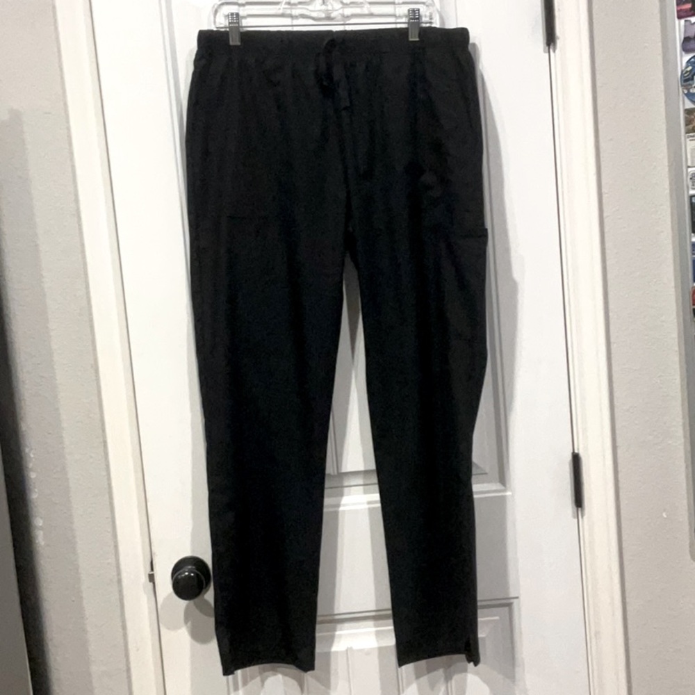 EUC Olivia Rae black cargo-scrubs like pants